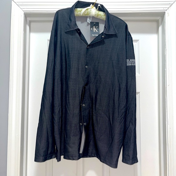 Gray lightweight button down shirt - Picture 1 of 3